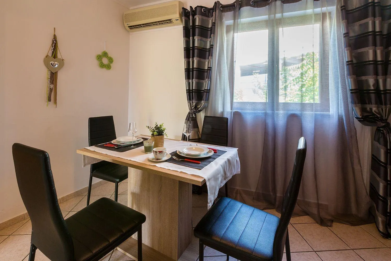 Charmantes Apartment Nur 500 Meter Zum Strand Mit Meerblick, Privatem Balkon, Privatparkplatz Crikvenica 0*,  Croatia