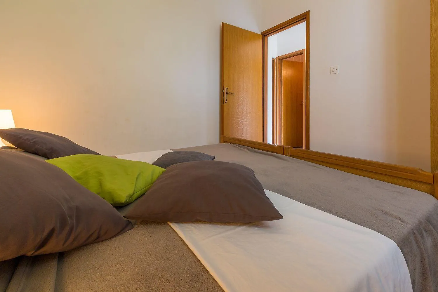 Charmantes Apartment Nur 500 Meter Zum Strand Mit Meerblick, Privatem Balkon, Privatparkplatz Crikvenica