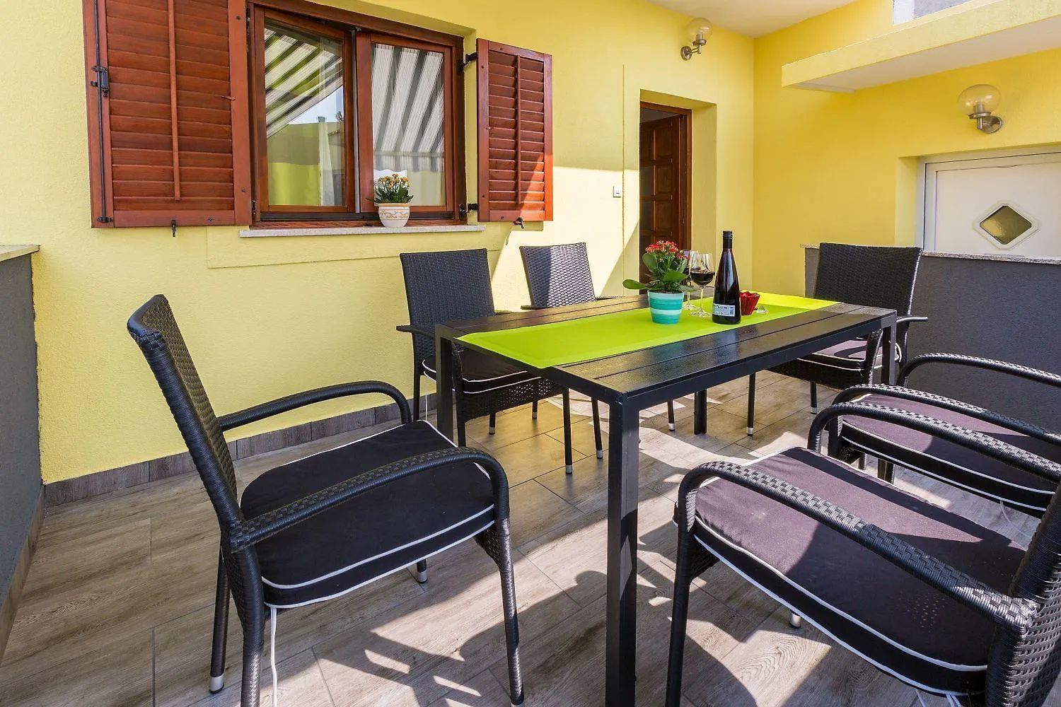 Charmantes Apartment Nur 500 Meter Zum Strand Mit Meerblick, Privatem Balkon, Privatparkplatz Crikvenica 0*,